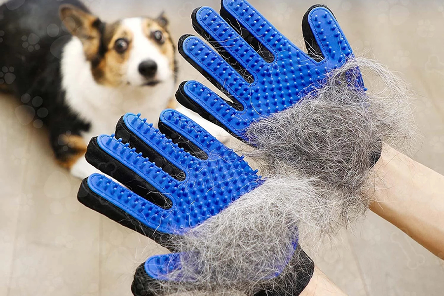 Pet Grooming Glove for Shedding Control